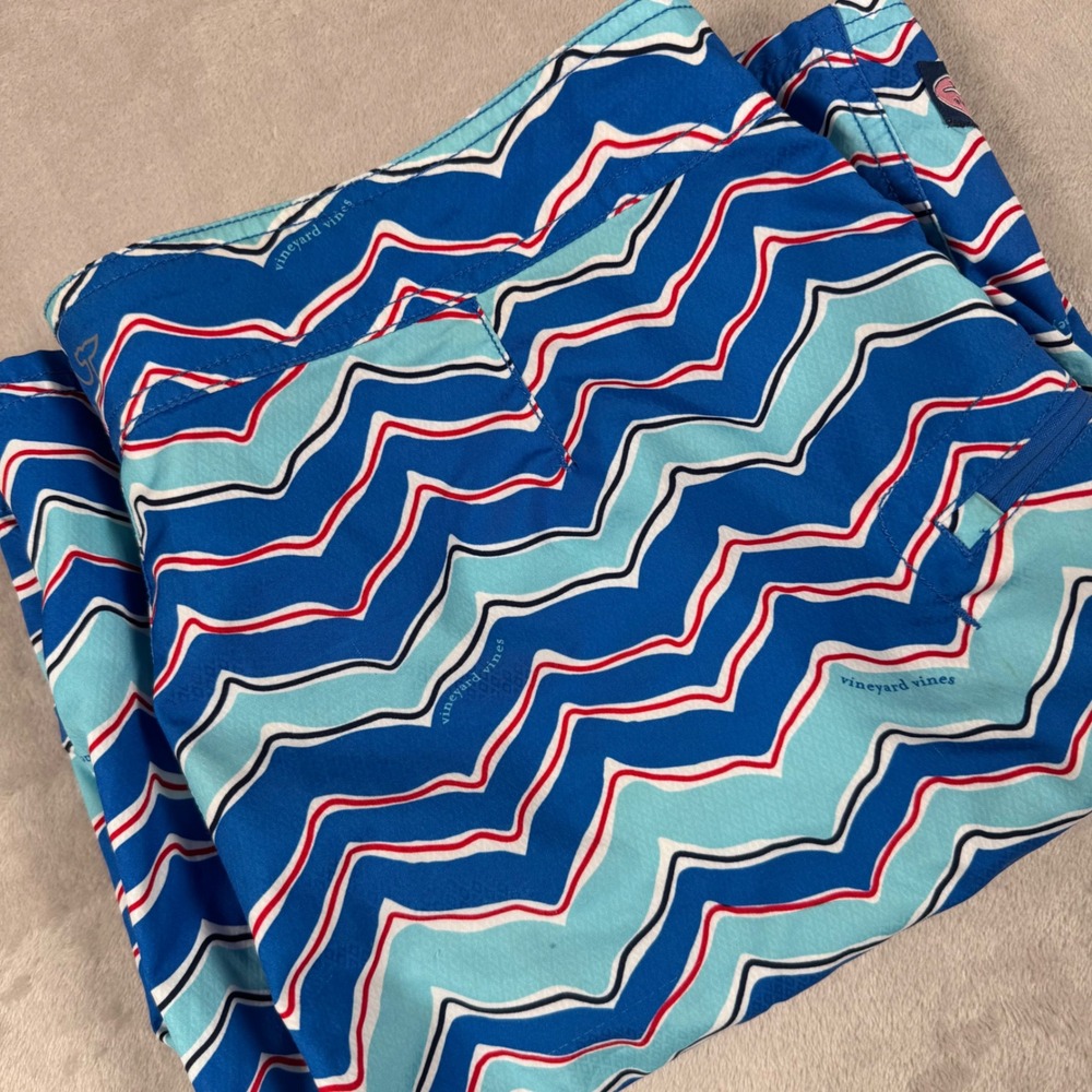 Vineyard Vines Board Shorts Mens 34 Blue Red Chevron Wave Swim Trunks